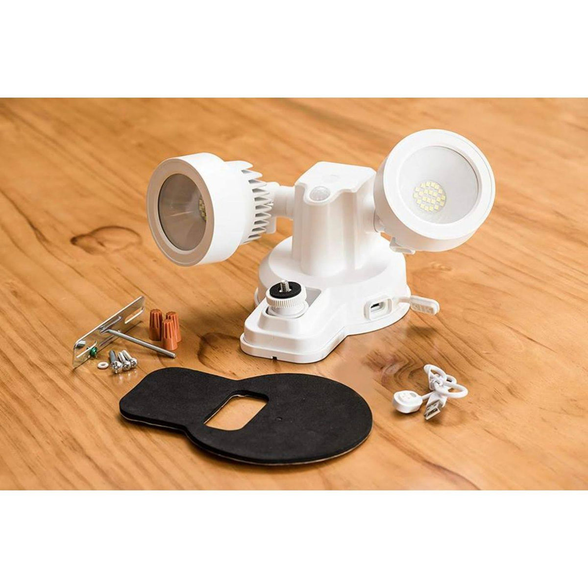 3-in-1 Floodlight, Charger and Mount (White) A986