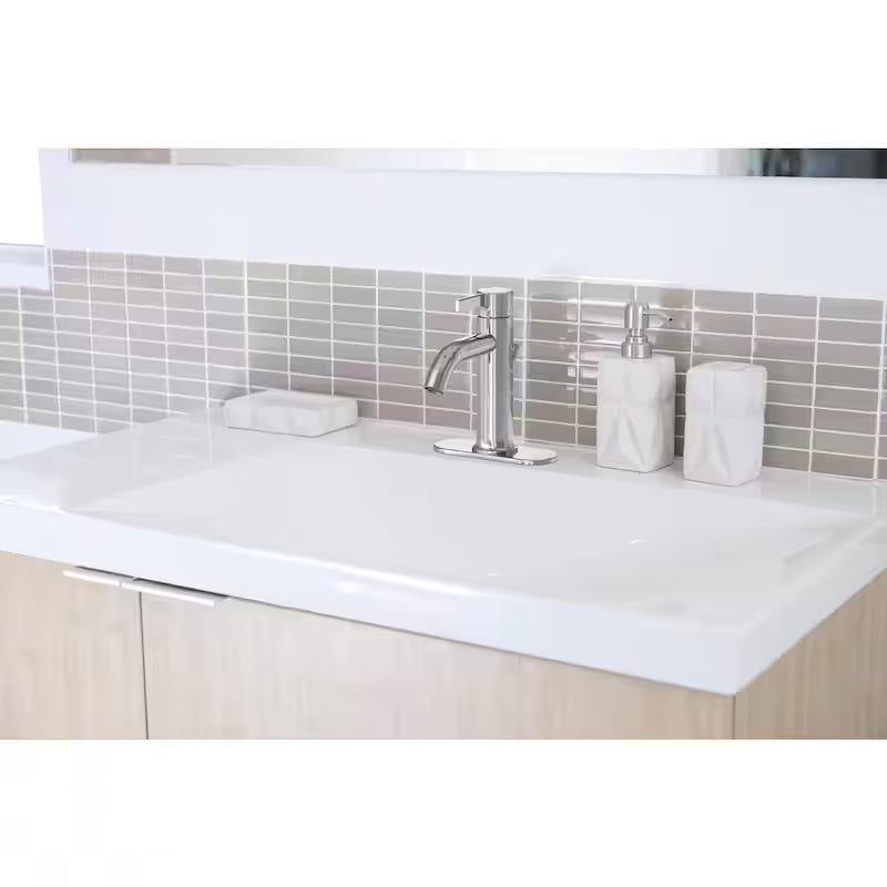 Single-Handle Single-Hole Bathroom Faucet in Chrome G606556
