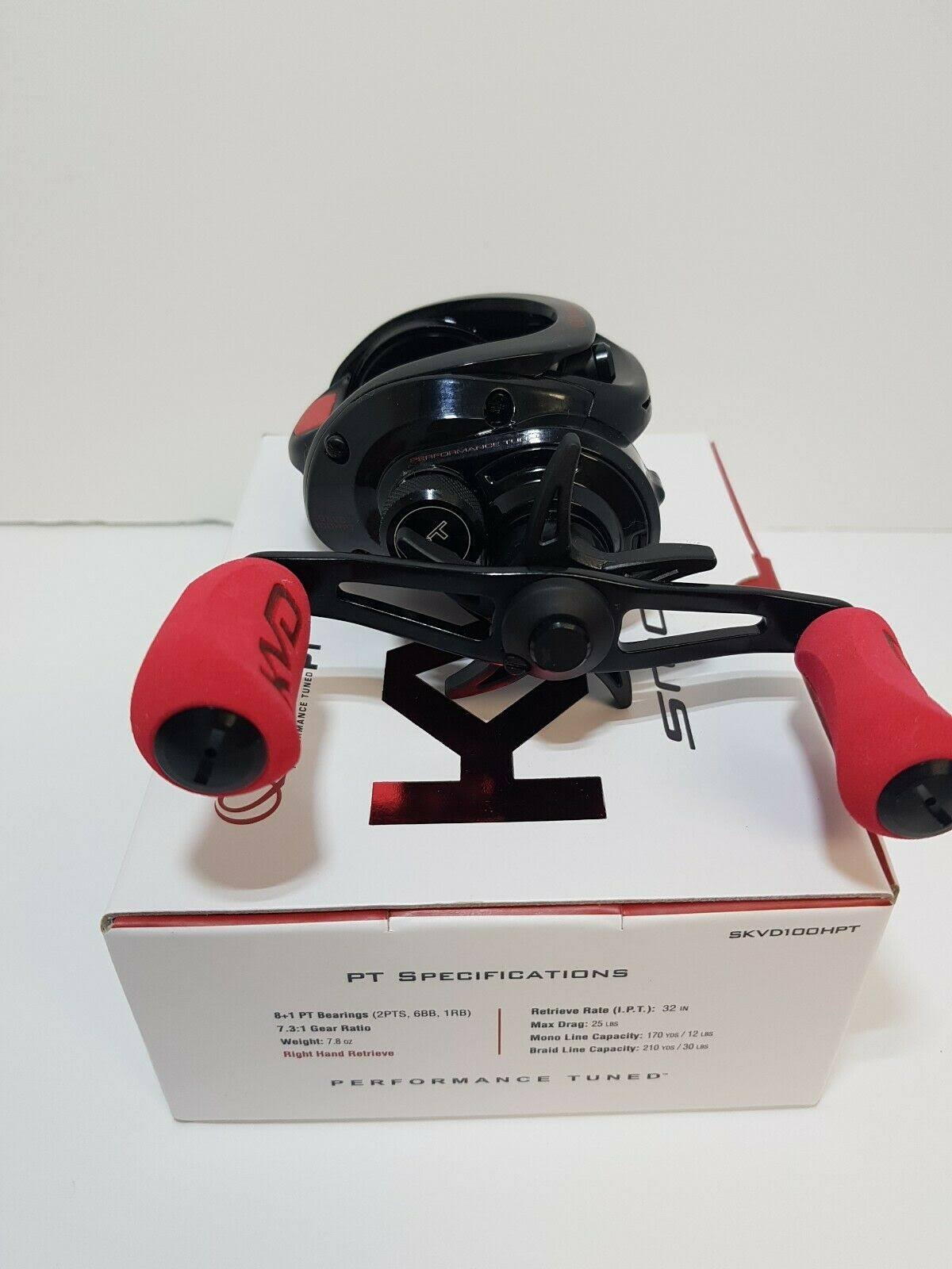 Baitcast Reel Right Hand B7401