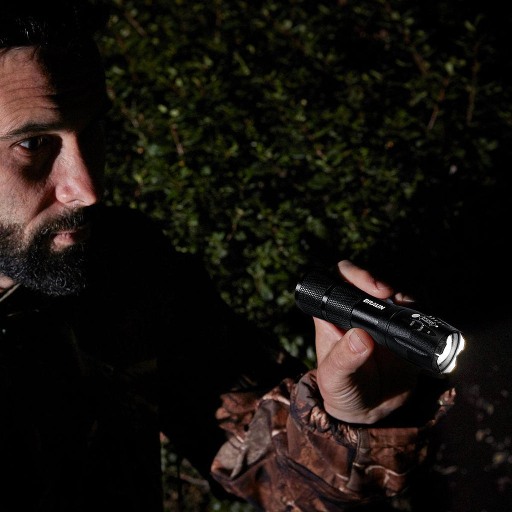 800 Lumen Tactical LED Flashlight F33763