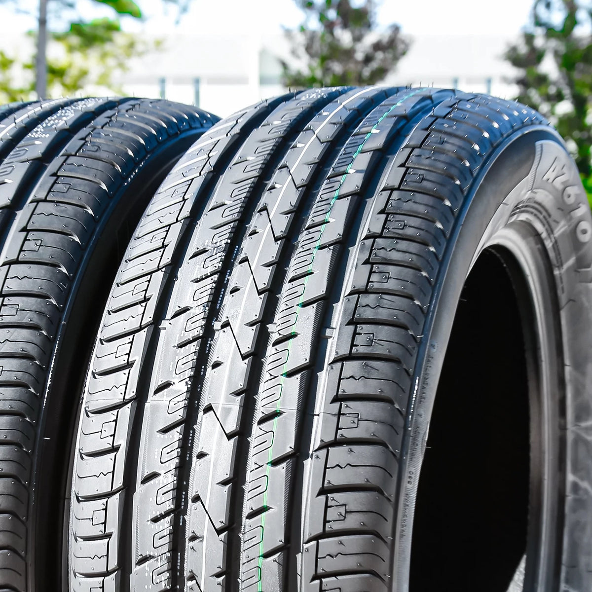 All Season 225/65R17 102H Passenger Tire U284